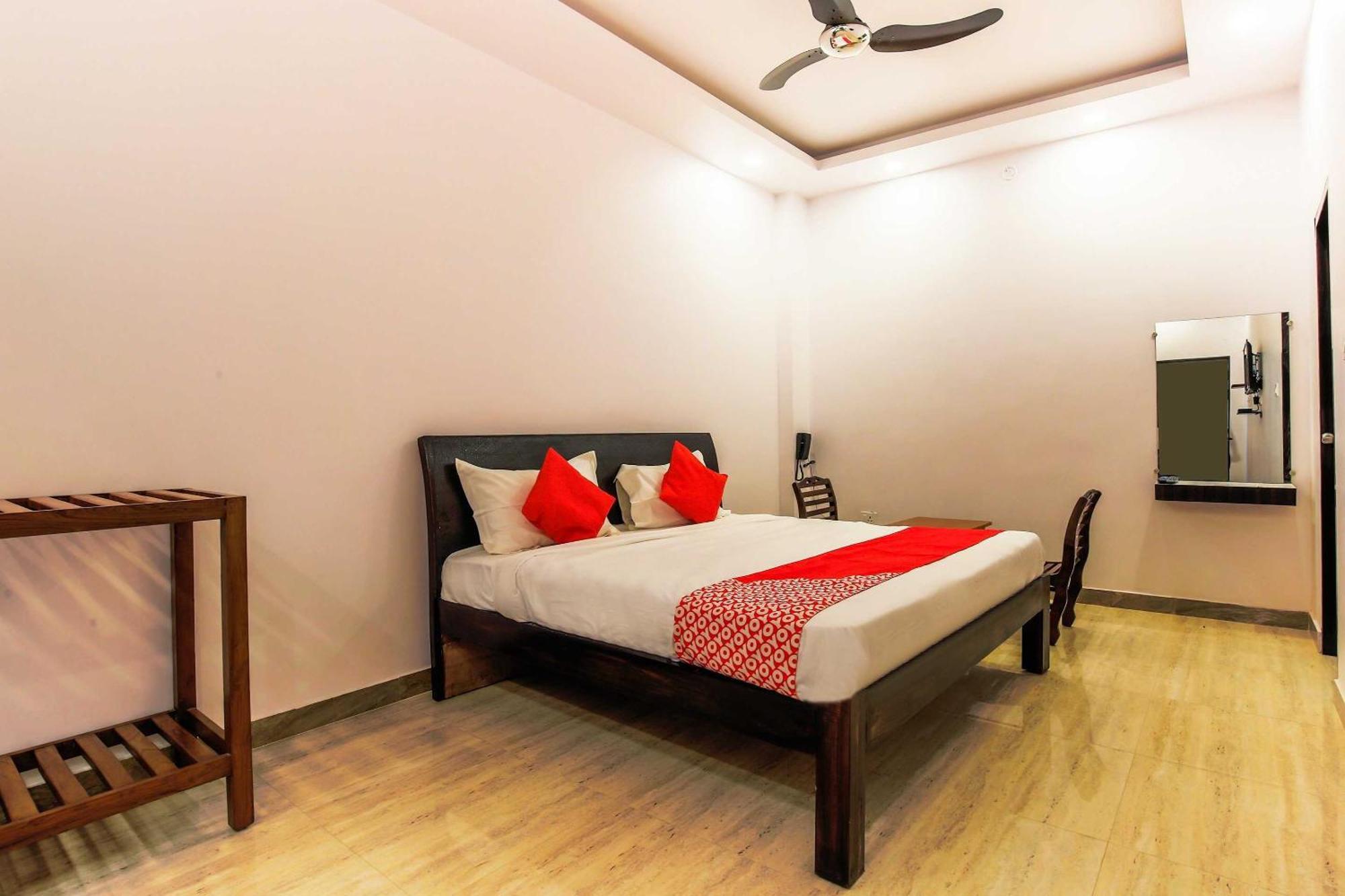 Hotel O The Velvet Chinhat Tiraha Екстериор снимка