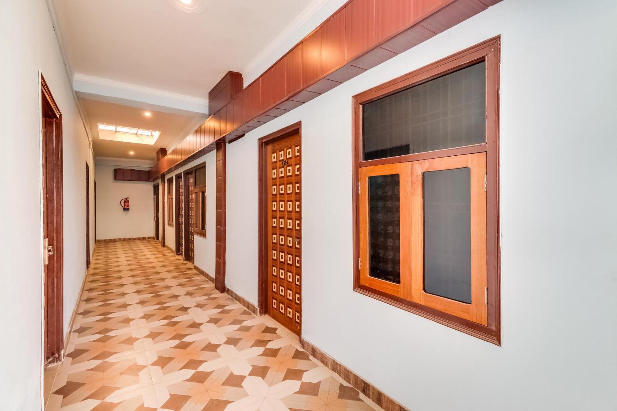 Hotel O The Velvet Chinhat Tiraha Екстериор снимка