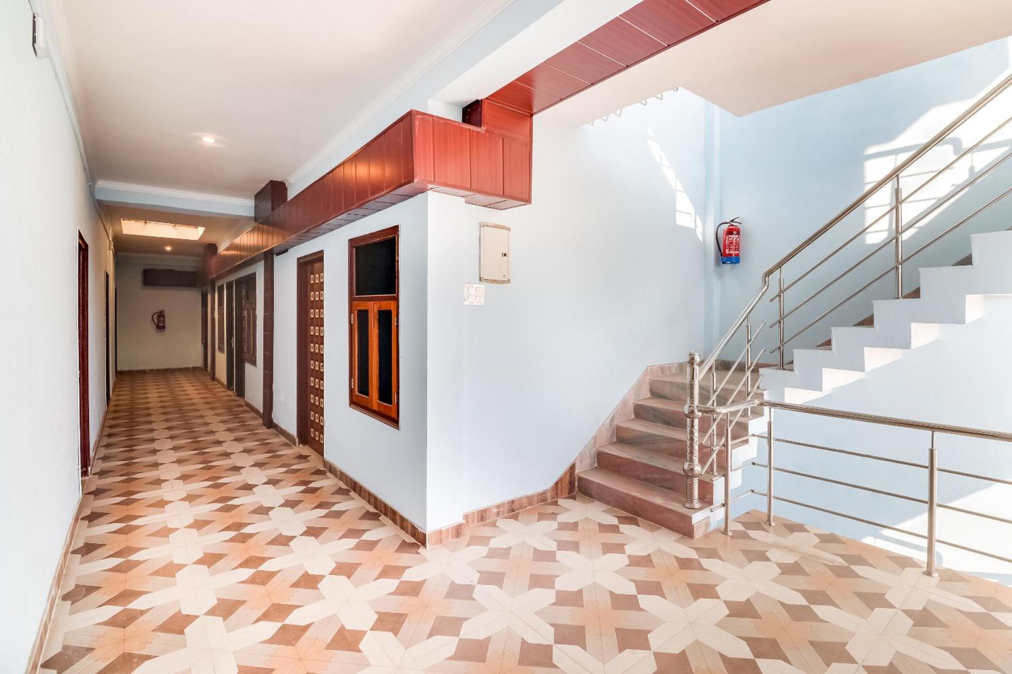 Hotel O The Velvet Chinhat Tiraha Екстериор снимка